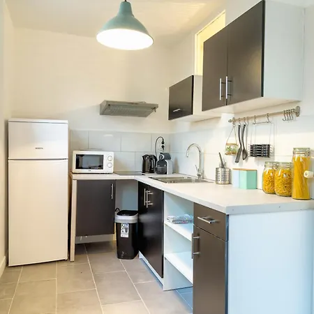 Apartment Budget Apart Near Paris *